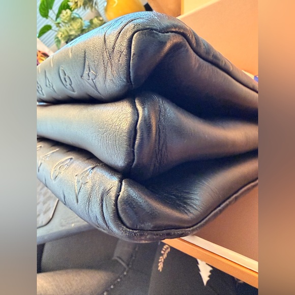 Coussin PM Louis Vuitton Black/Noir in great condition - Picture 12 of 15